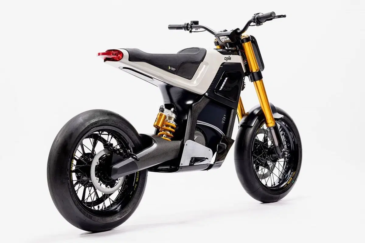 DAB Concept-E, supermoto minimal per la città (4)
