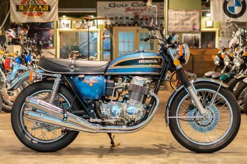 Honda CB750 Four, due esemplari d'epoca sono all'asta (3)