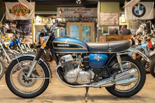 Honda CB750 Four, due esemplari d'epoca sono all'asta (2)