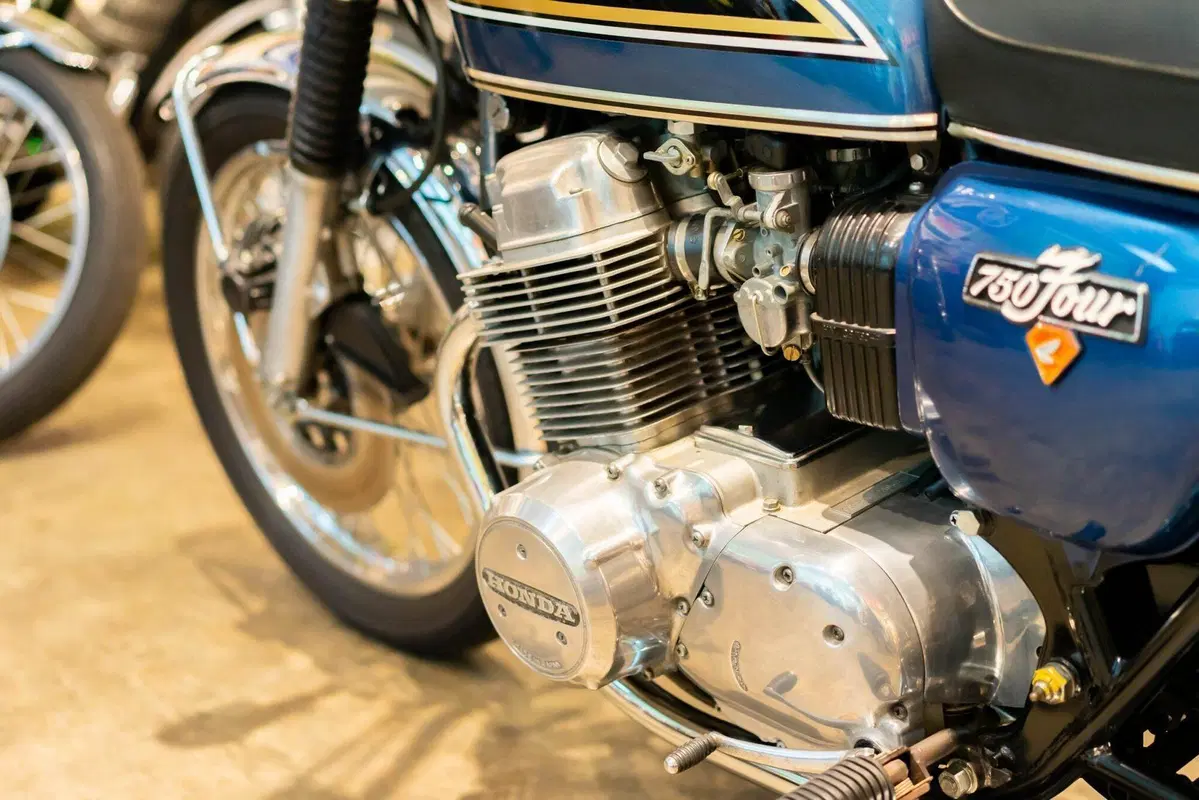 Honda CB750 Four, due esemplari d'epoca sono all'asta (16)