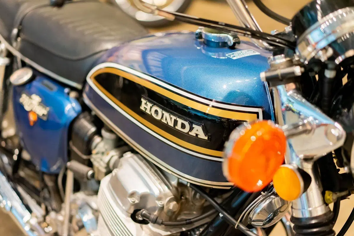 Honda CB750 Four, due esemplari d'epoca sono all'asta (17)