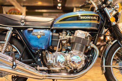 Honda CB750 Four, due esemplari d'epoca sono all'asta (8)