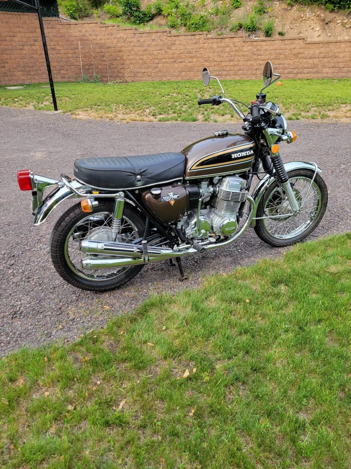Honda CB750 Four, due esemplari all'asta (3)