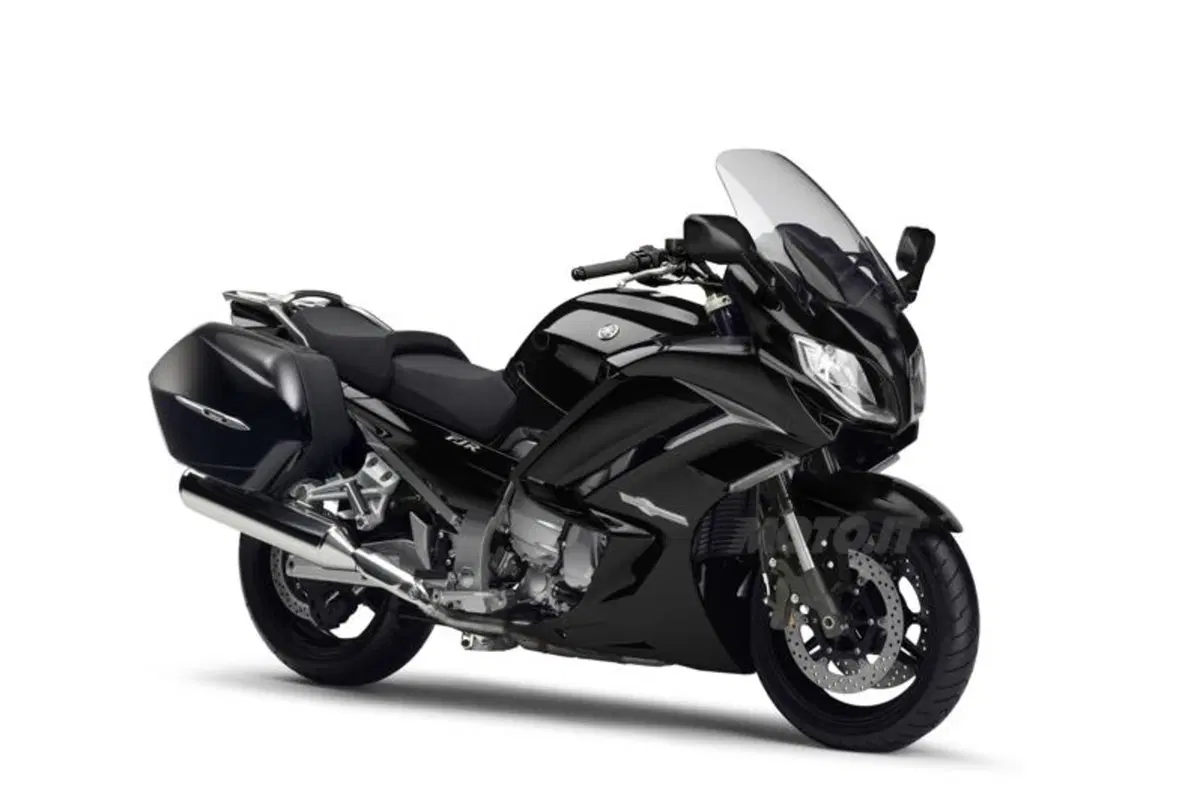 Yamaha FJR1300AE: cambio tradizionale e sospensioni elettroniche (9)
