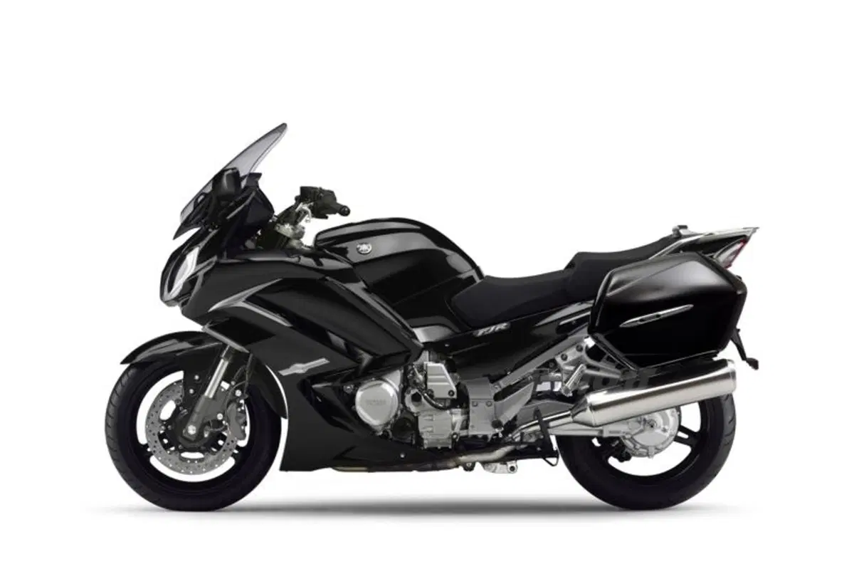 Yamaha FJR1300AE: cambio tradizionale e sospensioni elettroniche (11)