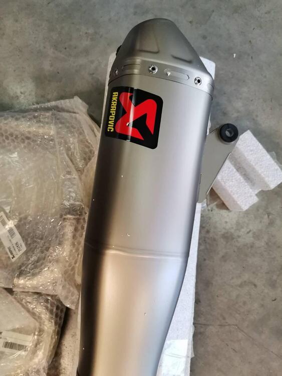 SCARICO COMPLETO YZF 250 Akrapovic (2)