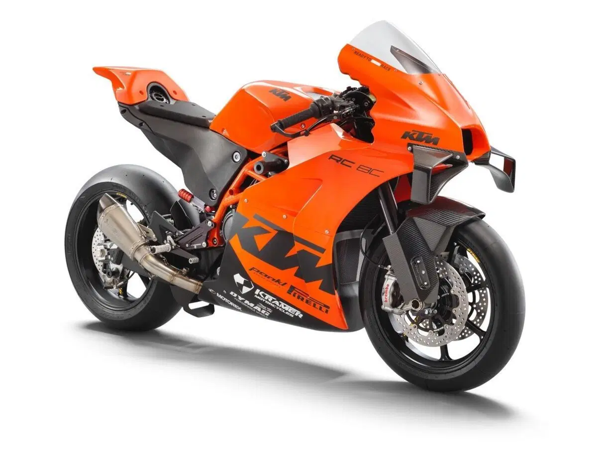 KTM RC8C 2022, supersportiva solo pista da Mattighofen (2)
