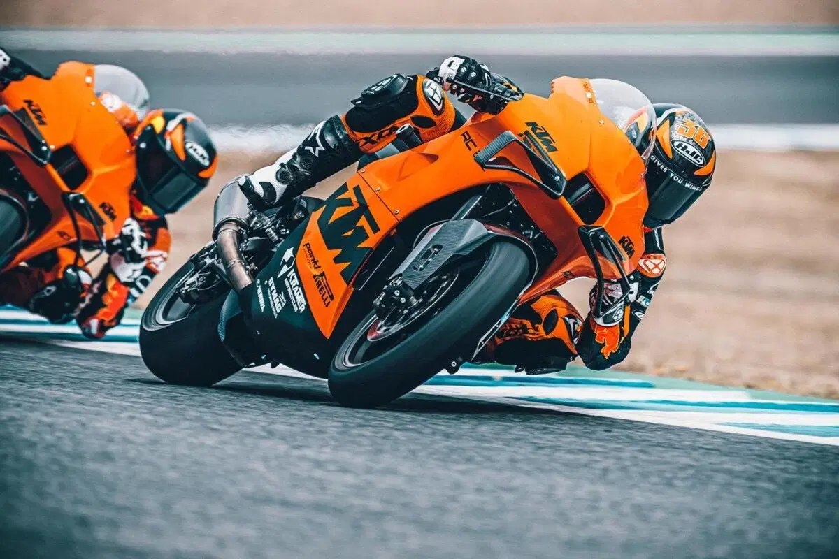 KTM RC8C 2022, supersportiva solo pista da Mattighofen (8)