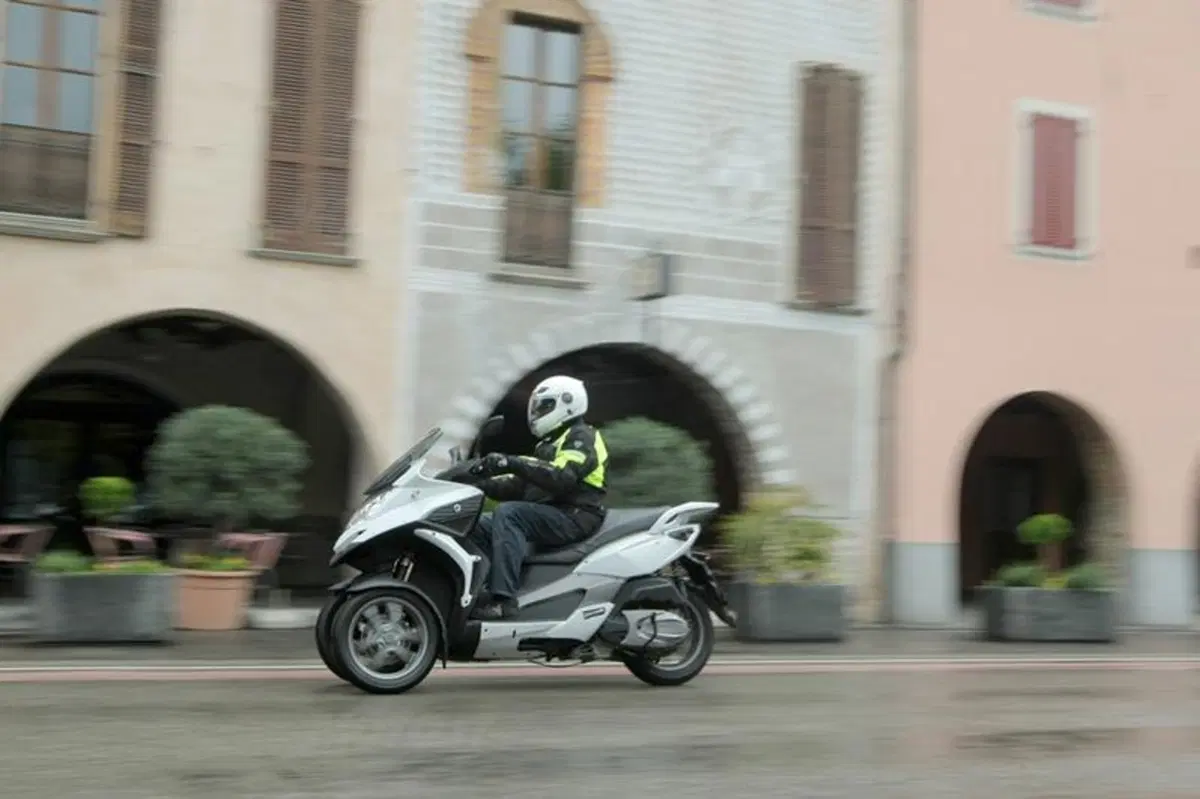 Quadro 350S (2)