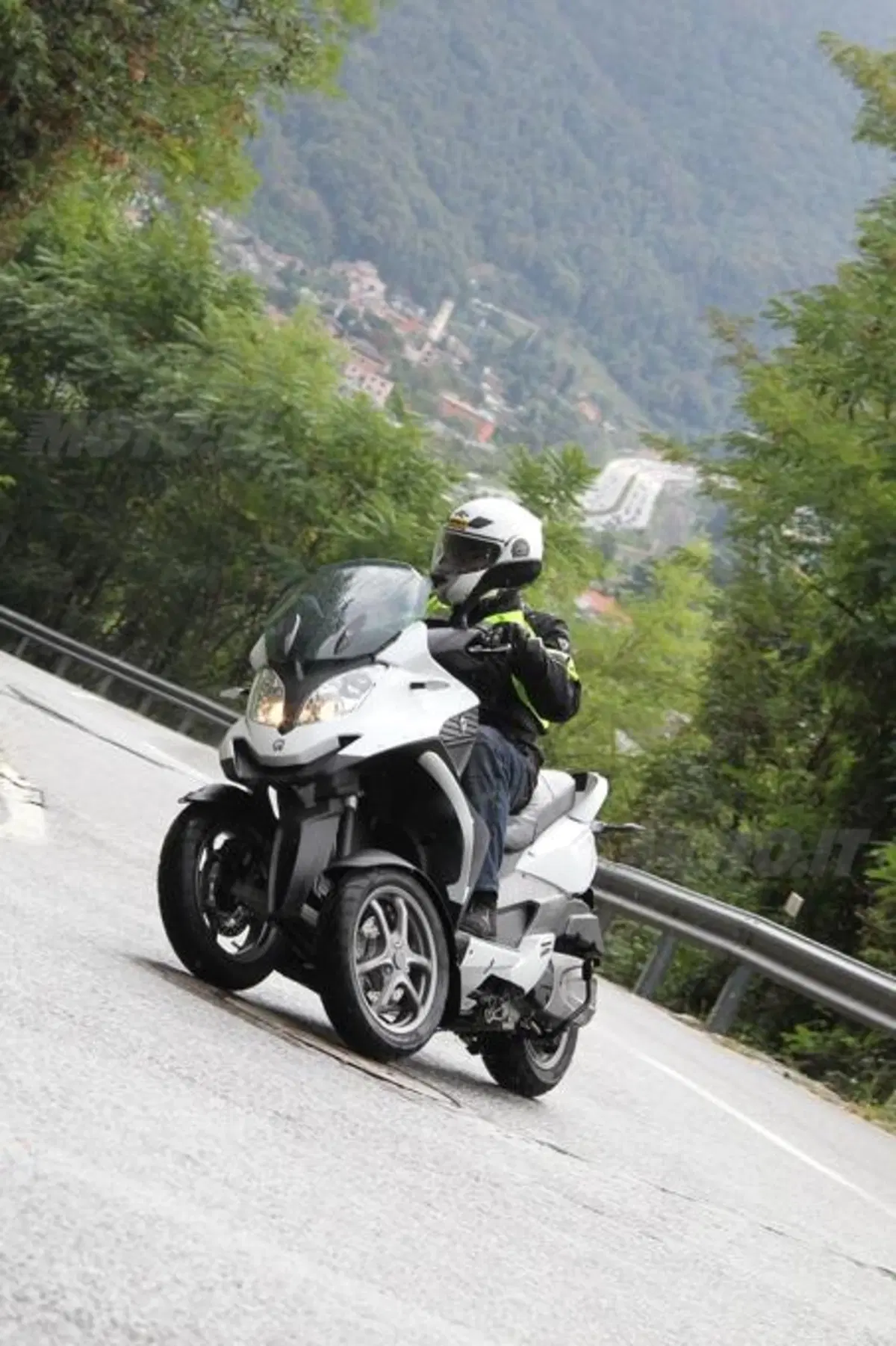 Quadro 350S (15)