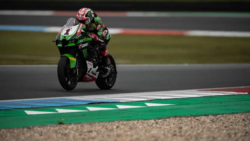 SBK 2021. GP d'Olanda: Jonathan Rea vince Gara1 ad Assen