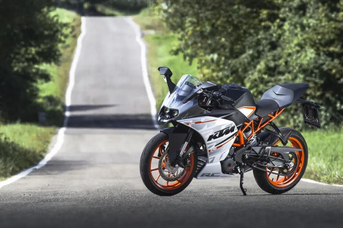 RC 8C e le altre: ecco tutte le KTM carenate [GALLERY] (16)