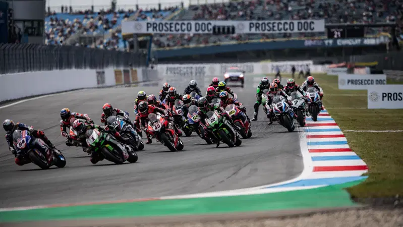 SBK 2021. GP d'Olanda: Rea vince una battaglia ma non la guerra. Toprak e Redding gli sono addosso [VIDEO]