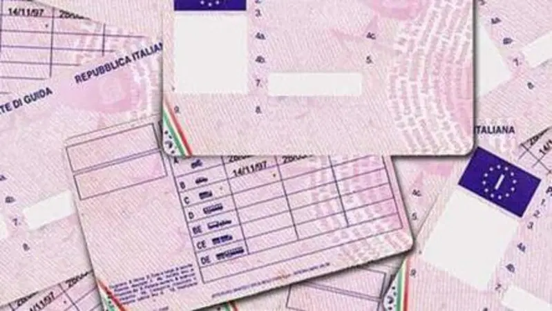 Patenti, fogli rosa e revisioni: ecco cosa succeder&agrave; con lo stato d'emergenza al 31 dicembre