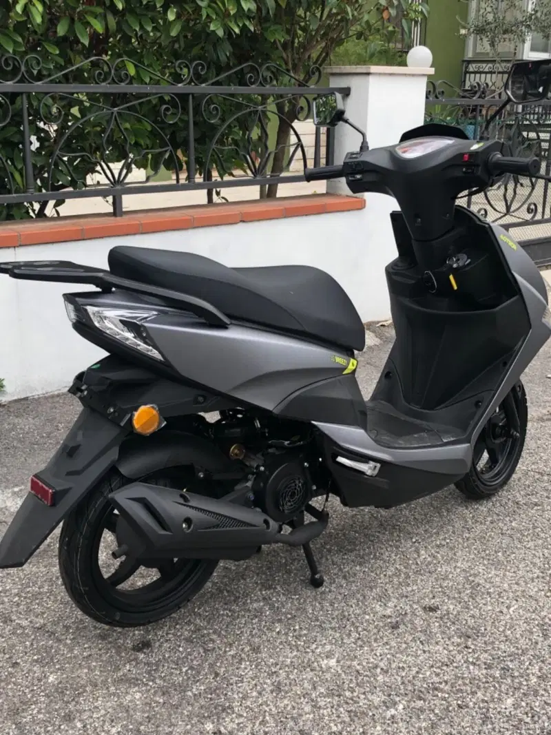 Motron Motorcycles Breezy 50 4T (2021 - 26) (4)