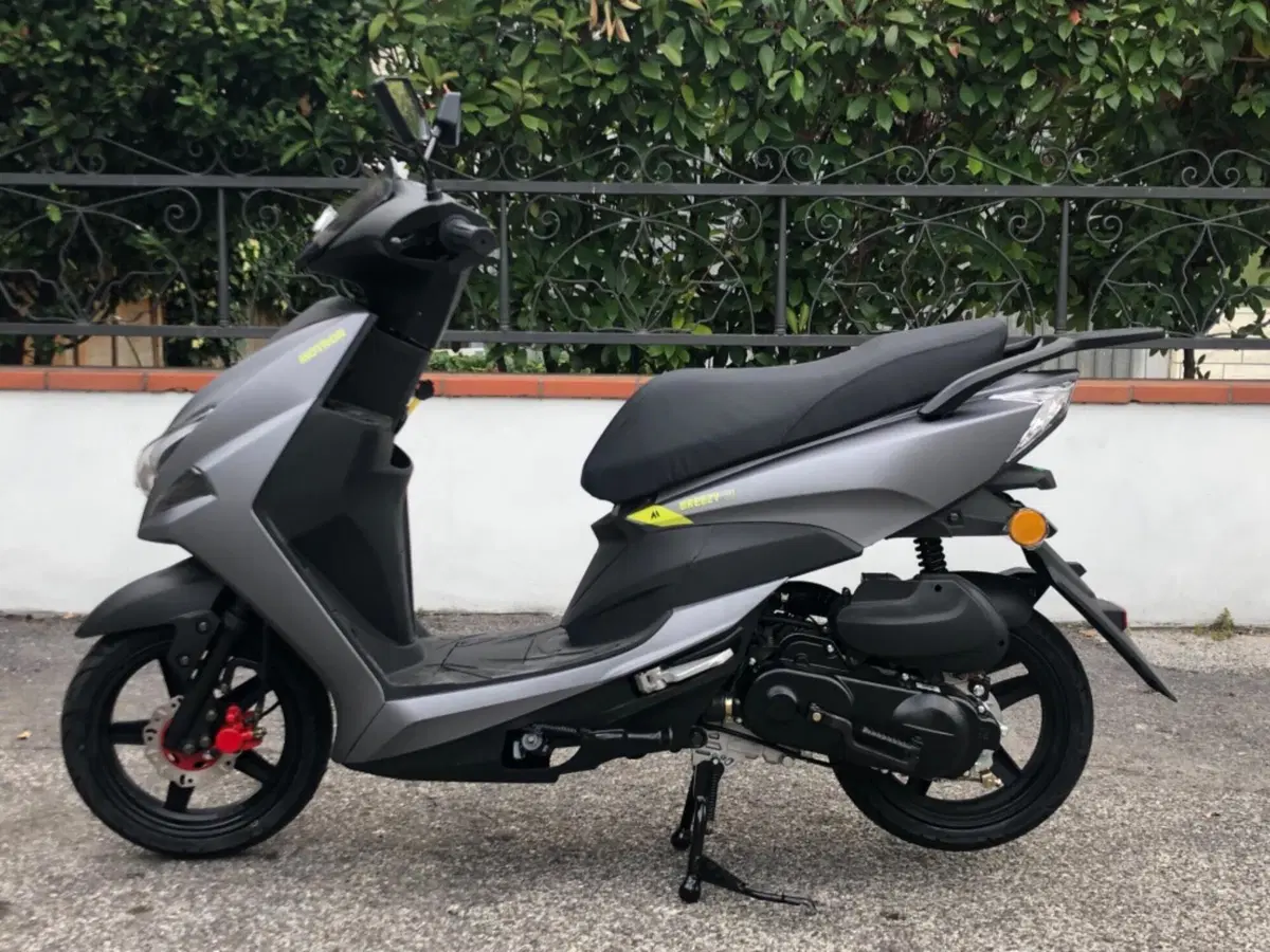 Motron Motorcycles Breezy 50 4T (2021 - 26) (3)