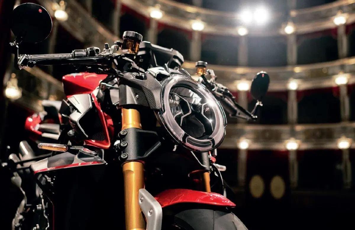 MV Agusta Brutale 1000RR 2021. Dati, foto e prezzo (11)