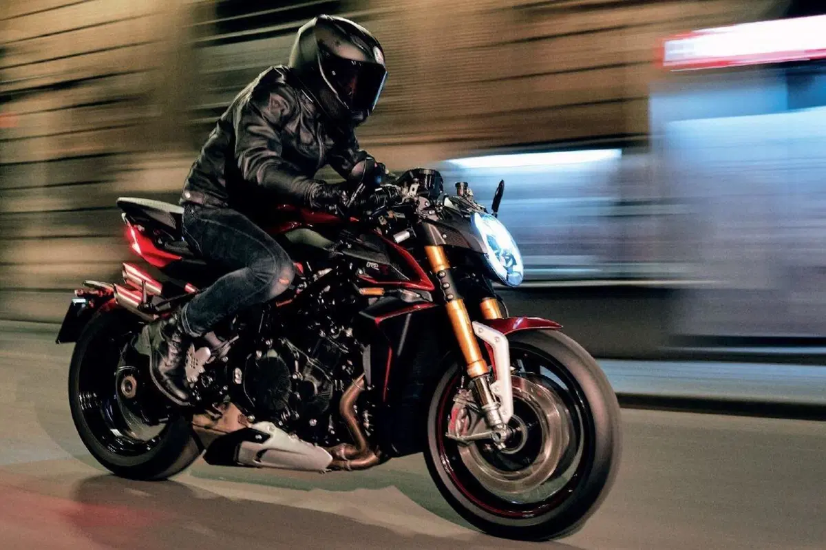 MV Agusta Brutale 1000RR 2021. Dati, foto e prezzo (9)