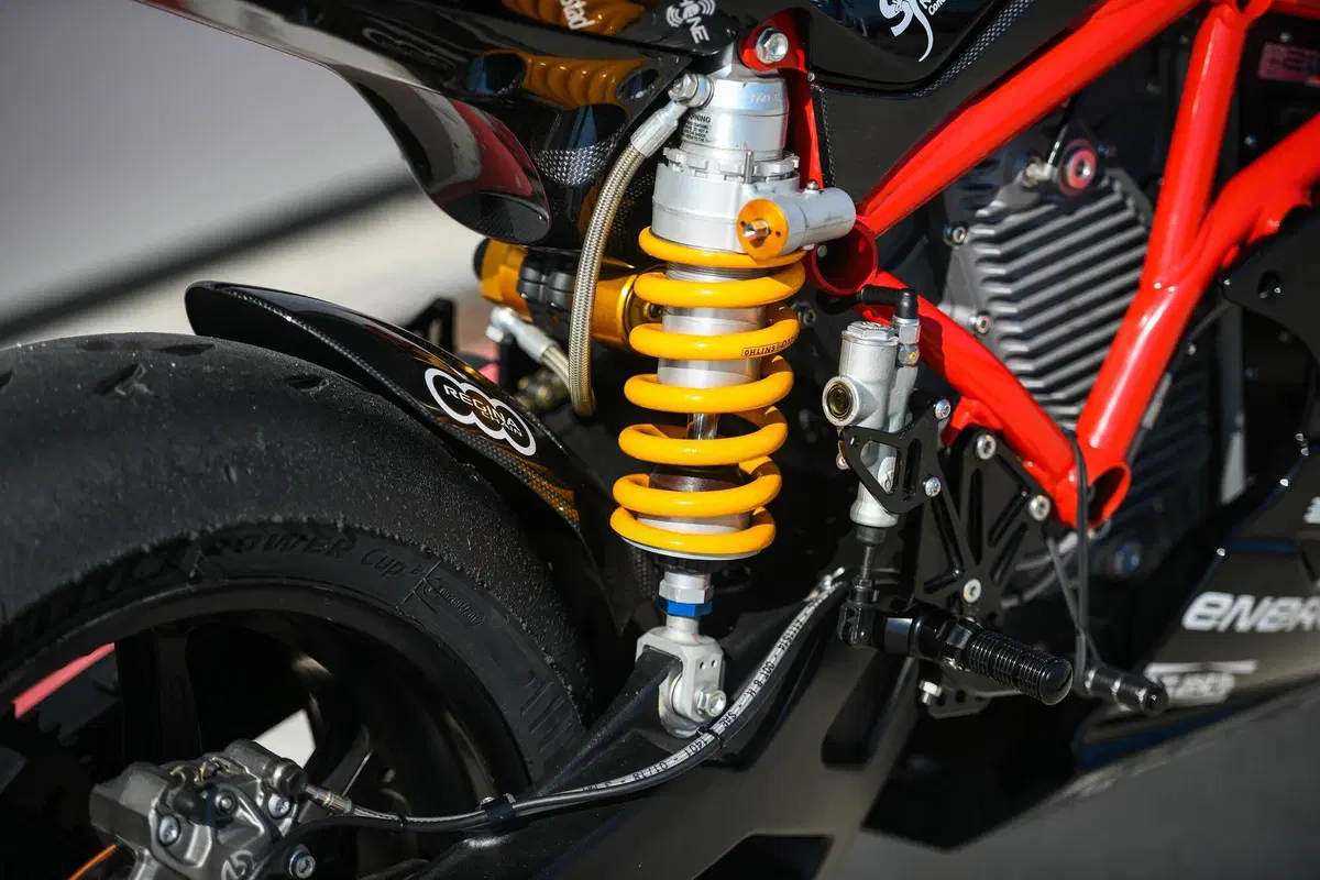 Energica Ego Kit Corsa Clienti: la MotoE per (quasi) tutti (4)