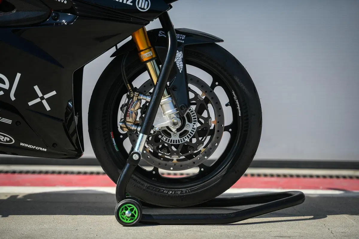 Energica Ego Kit Corsa Clienti: la MotoE per (quasi) tutti (2)