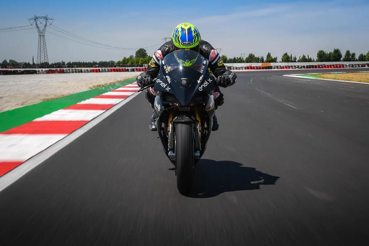 Energica Ego Kit Corsa Clienti: la MotoE per (quasi) tutti (4)