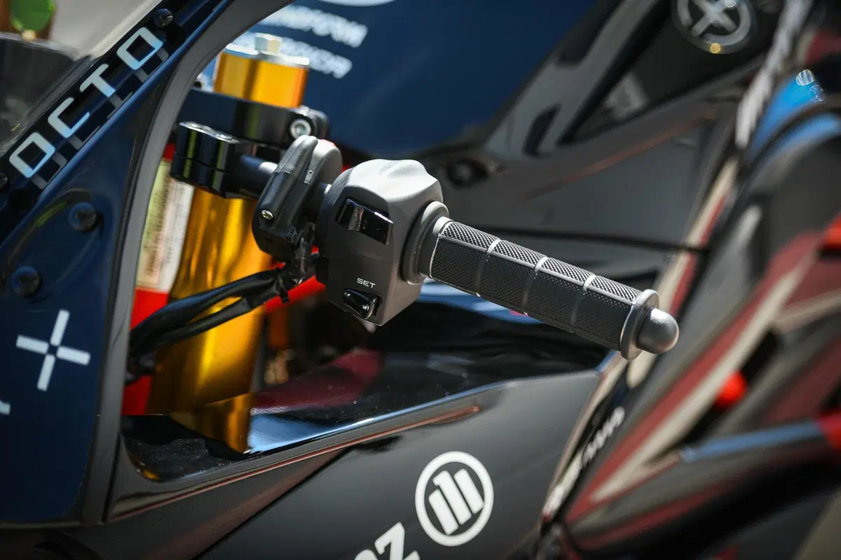 Energica Ego Kit Corsa Clienti: la MotoE per (quasi) tutti (17)