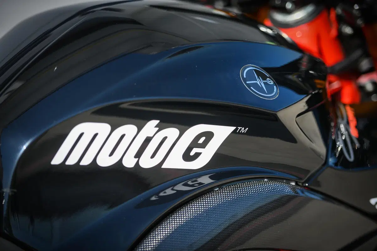 Energica Ego Kit Corsa Clienti: la MotoE per (quasi) tutti (9)