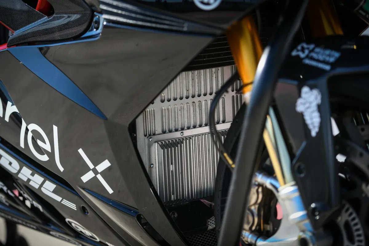 Energica Ego Kit Corsa Clienti: la MotoE per (quasi) tutti (22)