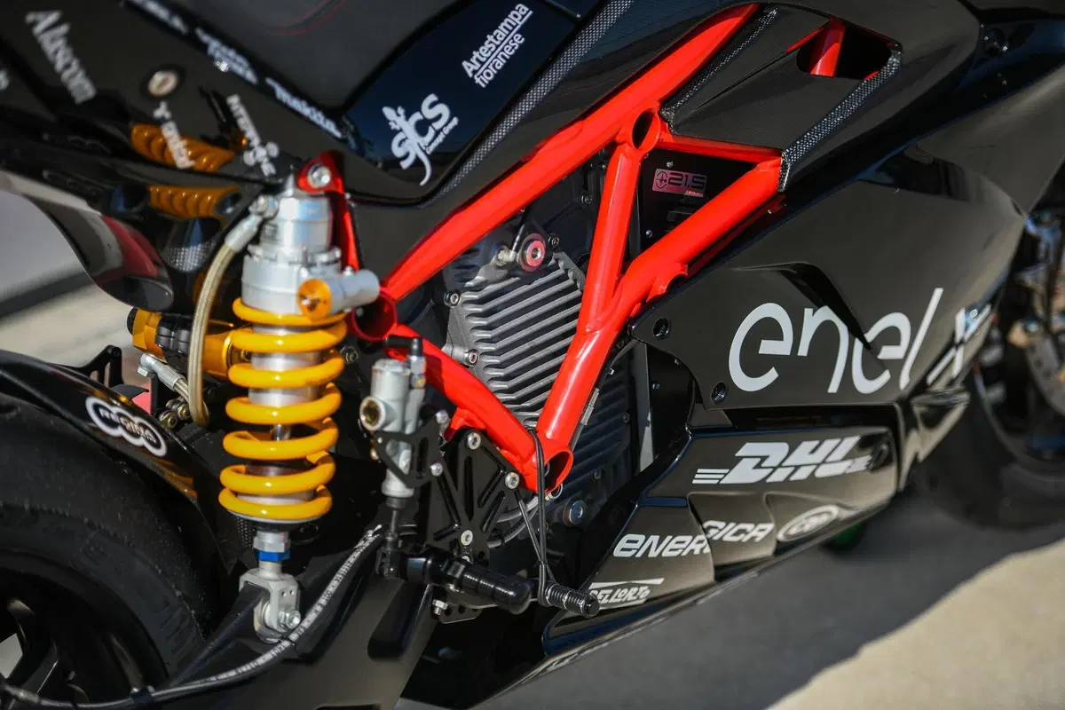 Energica Ego Kit Corsa Clienti: la MotoE per (quasi) tutti (14)