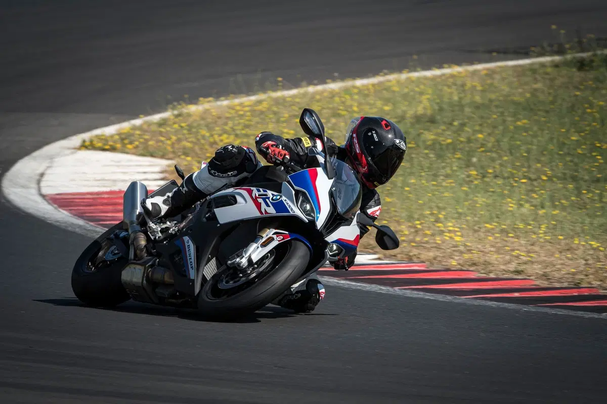 BMW M1000 RR: M maiuscola! (6)