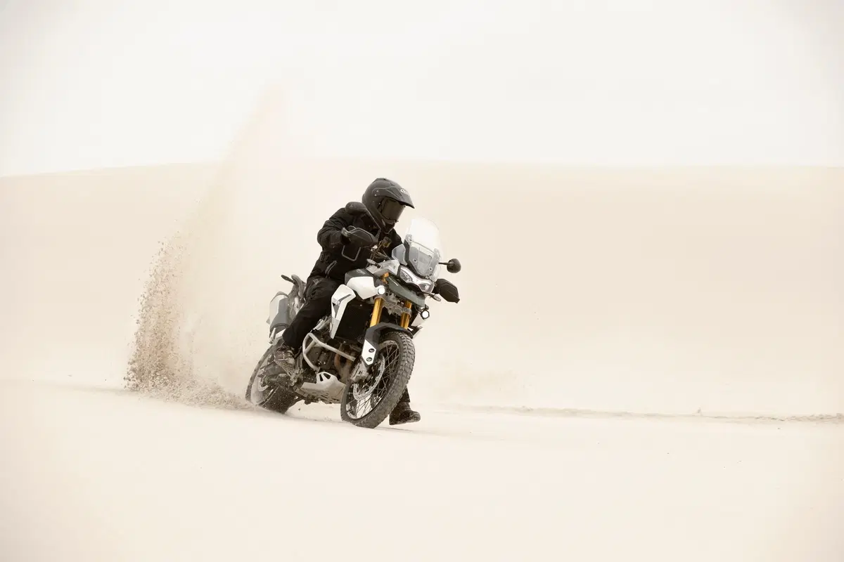 Triumph Tiger 900: tutti i prezzi della gamma 2020 (6)