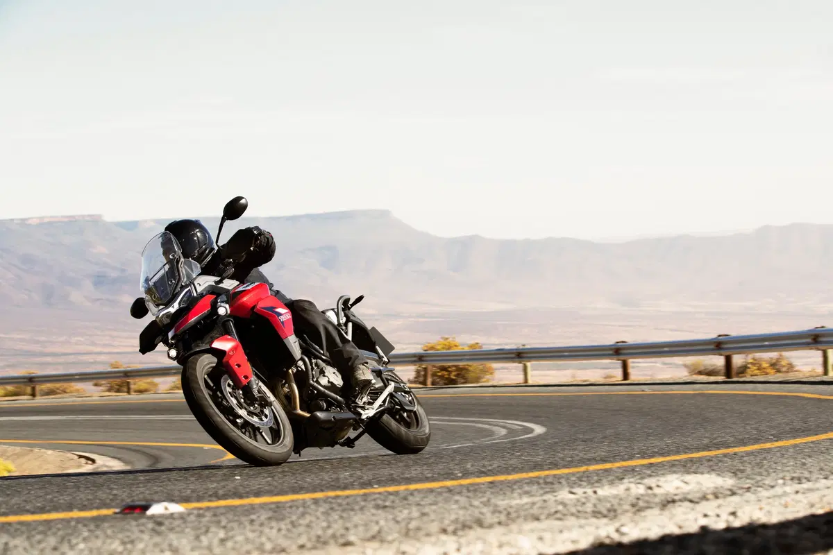 Triumph Tiger 900: tutti i prezzi della gamma 2020