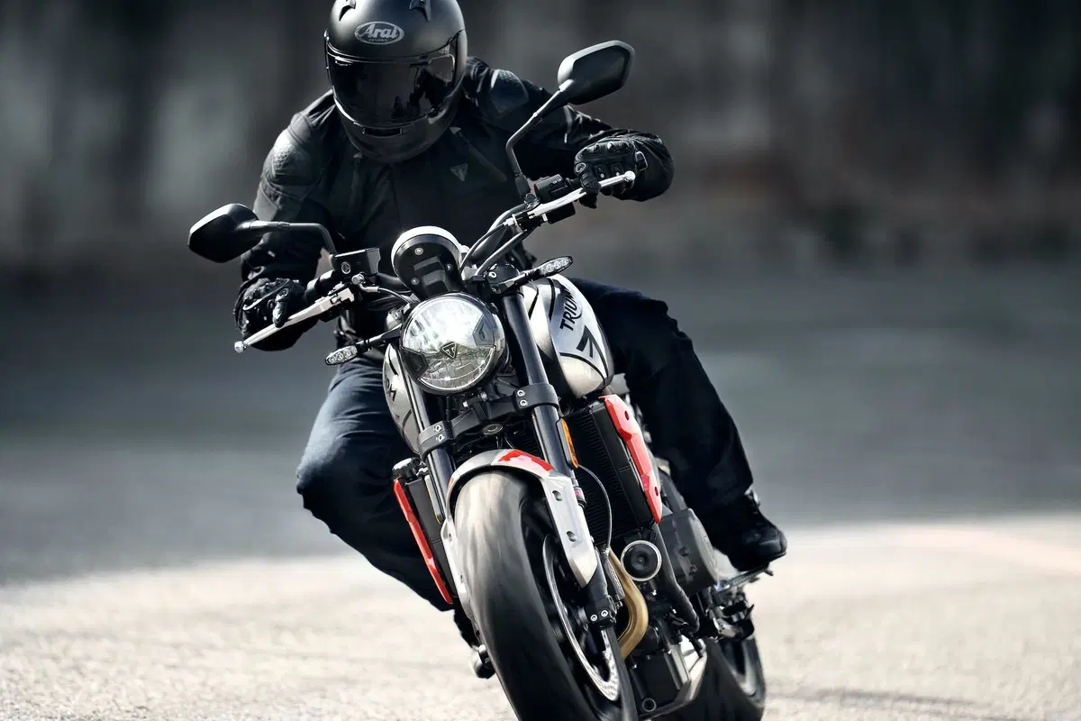 Triumph Trident 660: tutte le informazioni, prezzi e foto (6)