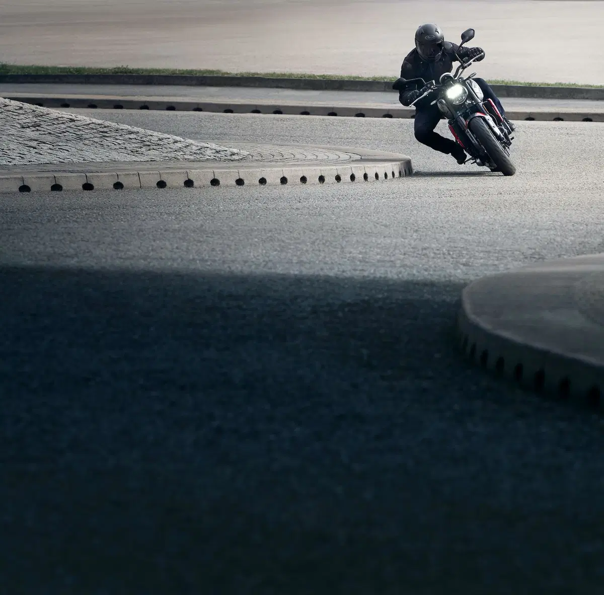 Triumph Trident 660: tutte le informazioni, prezzi e foto (13)