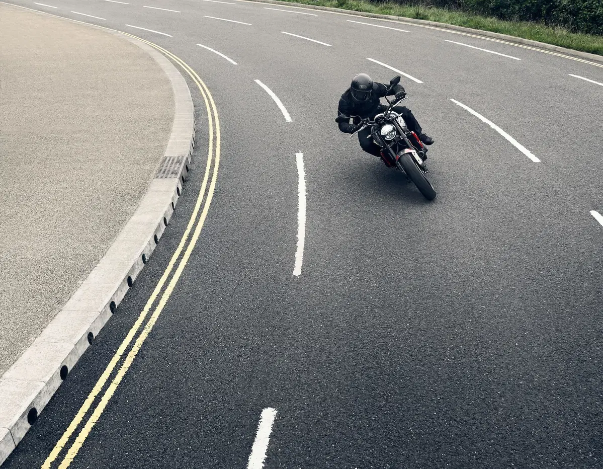 Triumph Trident 660: tutte le informazioni, prezzi e foto (15)