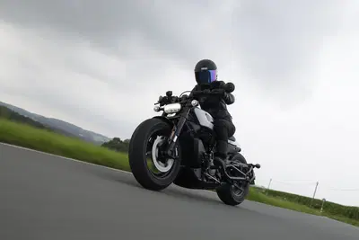 Harley-Davidson Sportster S: "You say you want a revolution!"