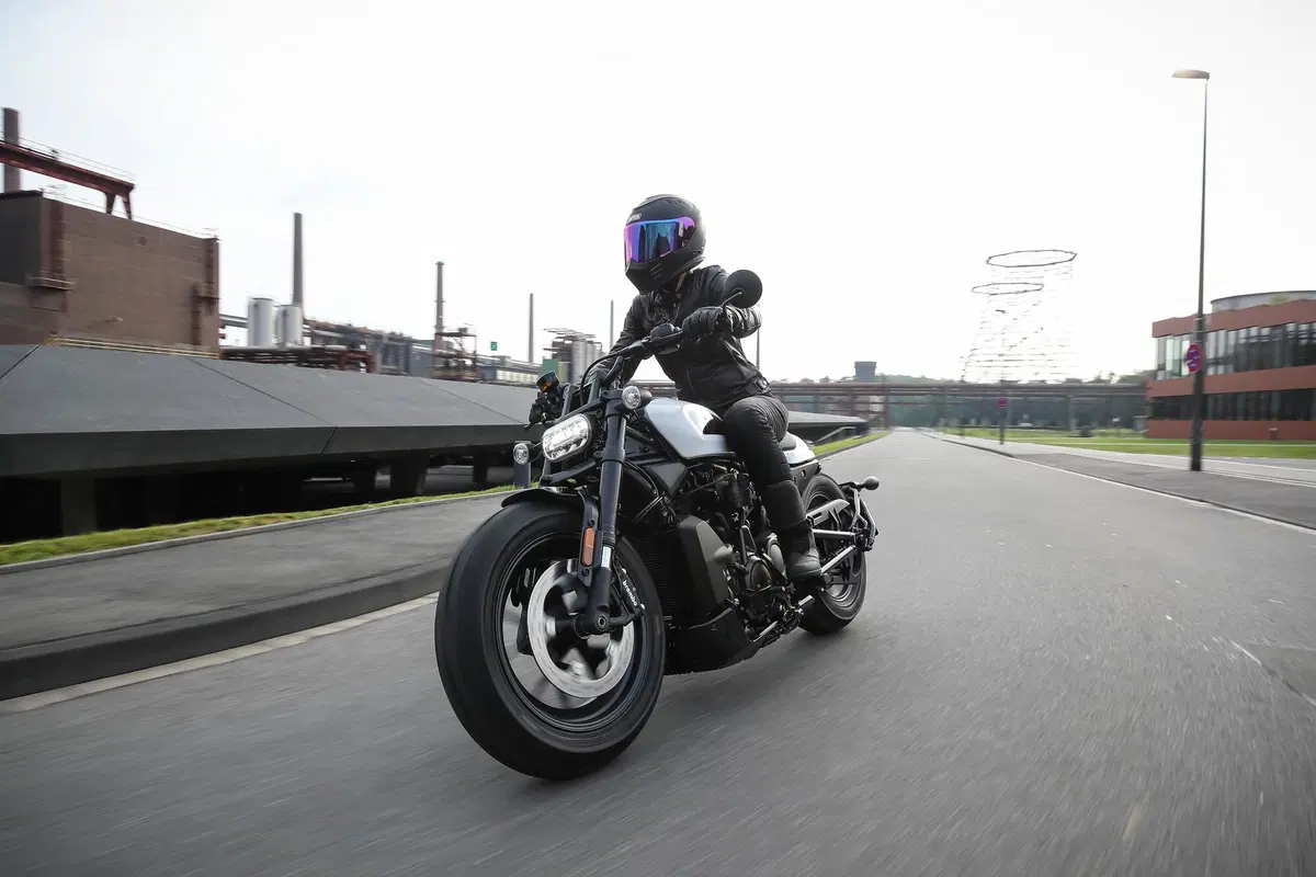 Harley-Davidson Sportster S: "You say you want a revolution!" (6)