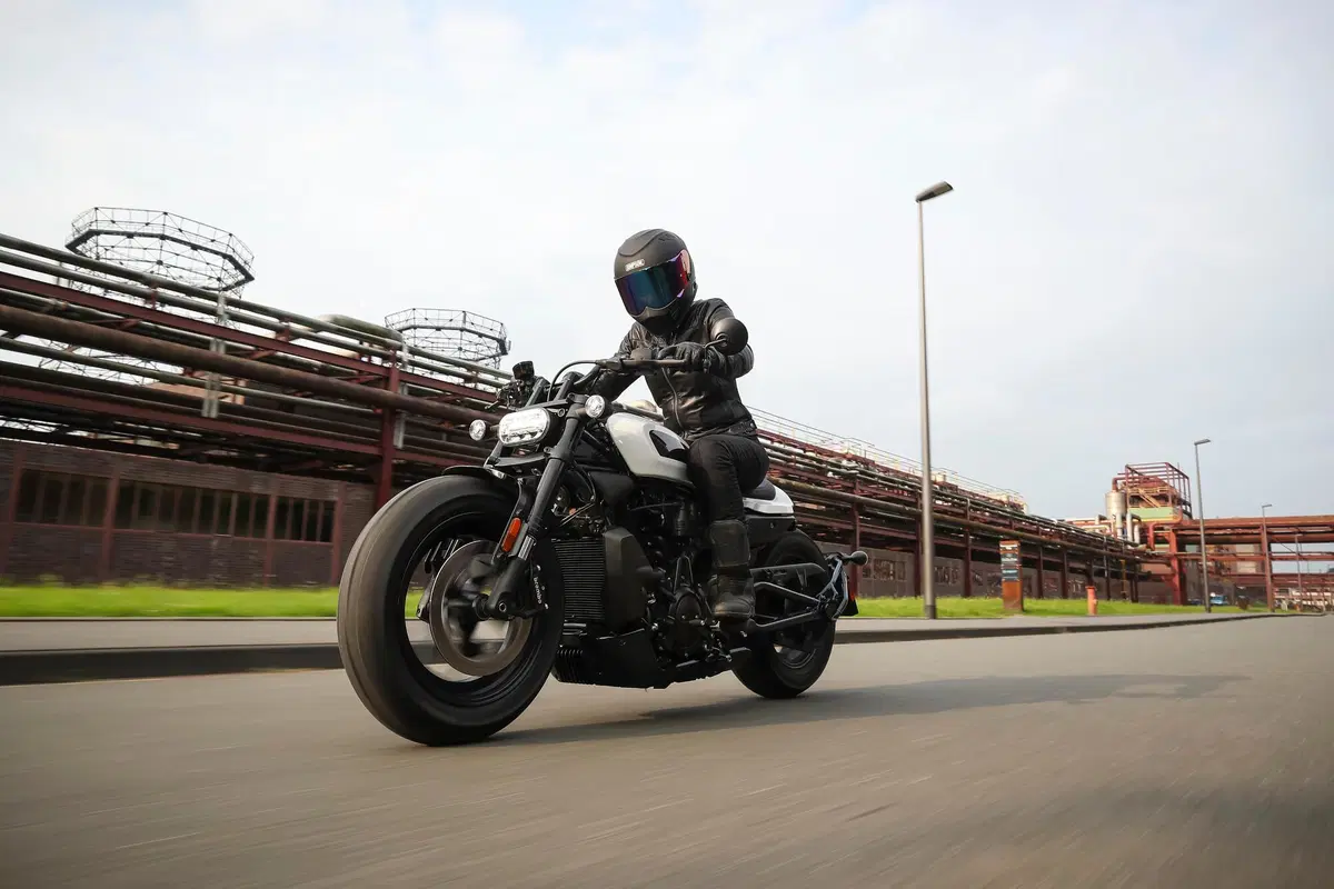 Harley-Davidson Sportster S: "You say you want a revolution!" (18)