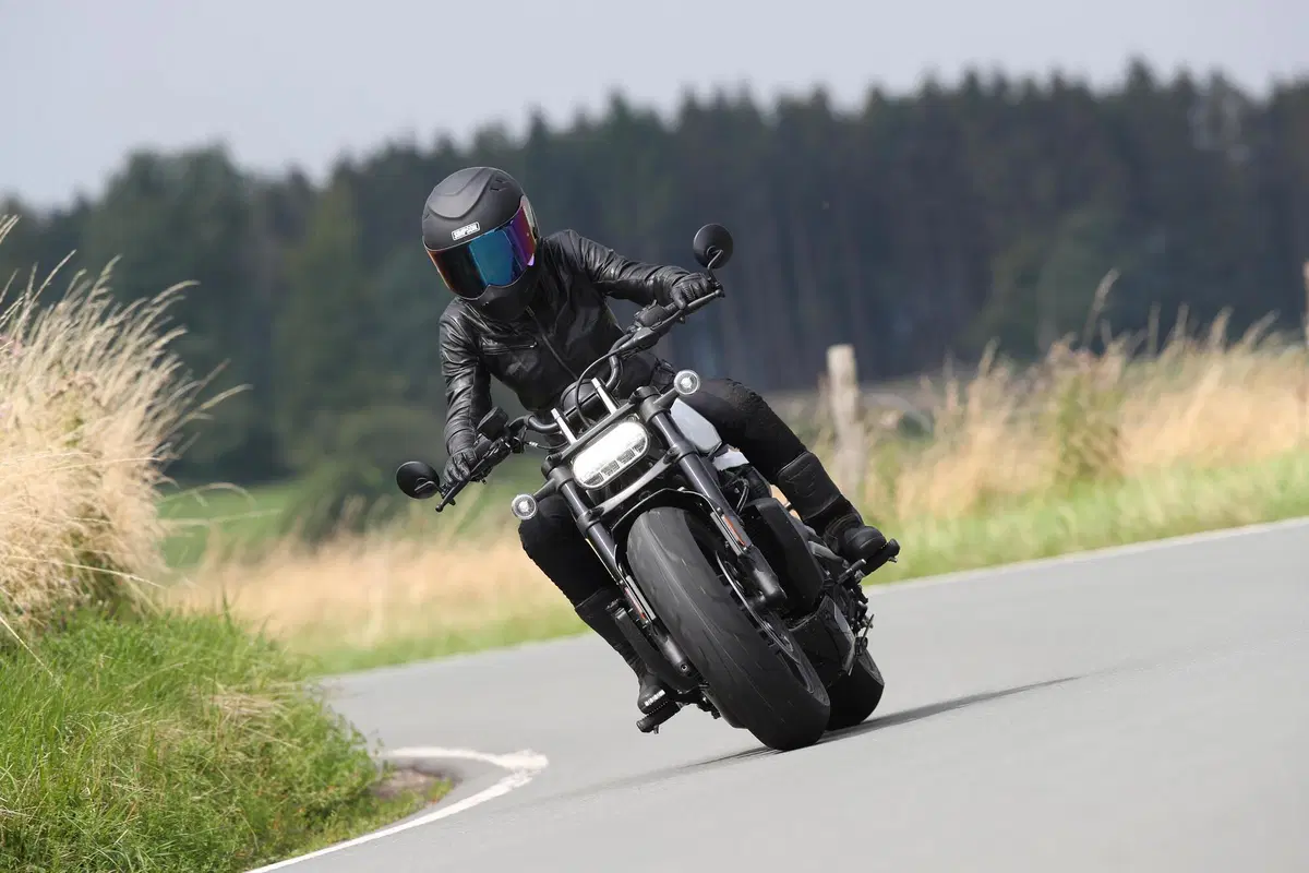 Harley-Davidson Sportster S: "You say you want a revolution!" (9)
