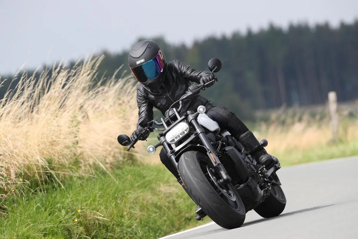 Harley-Davidson Sportster S: "You say you want a revolution!" (17)
