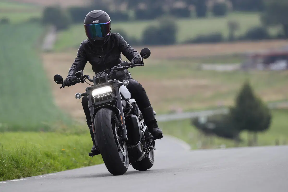 Harley-Davidson Sportster S: "You say you want a revolution!" (11)