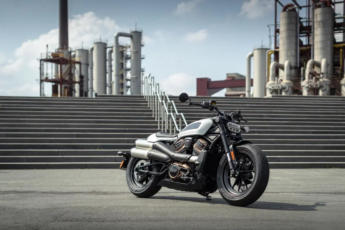 Harley-Davidson Sportster S: "You say you want a revolution!" (22)