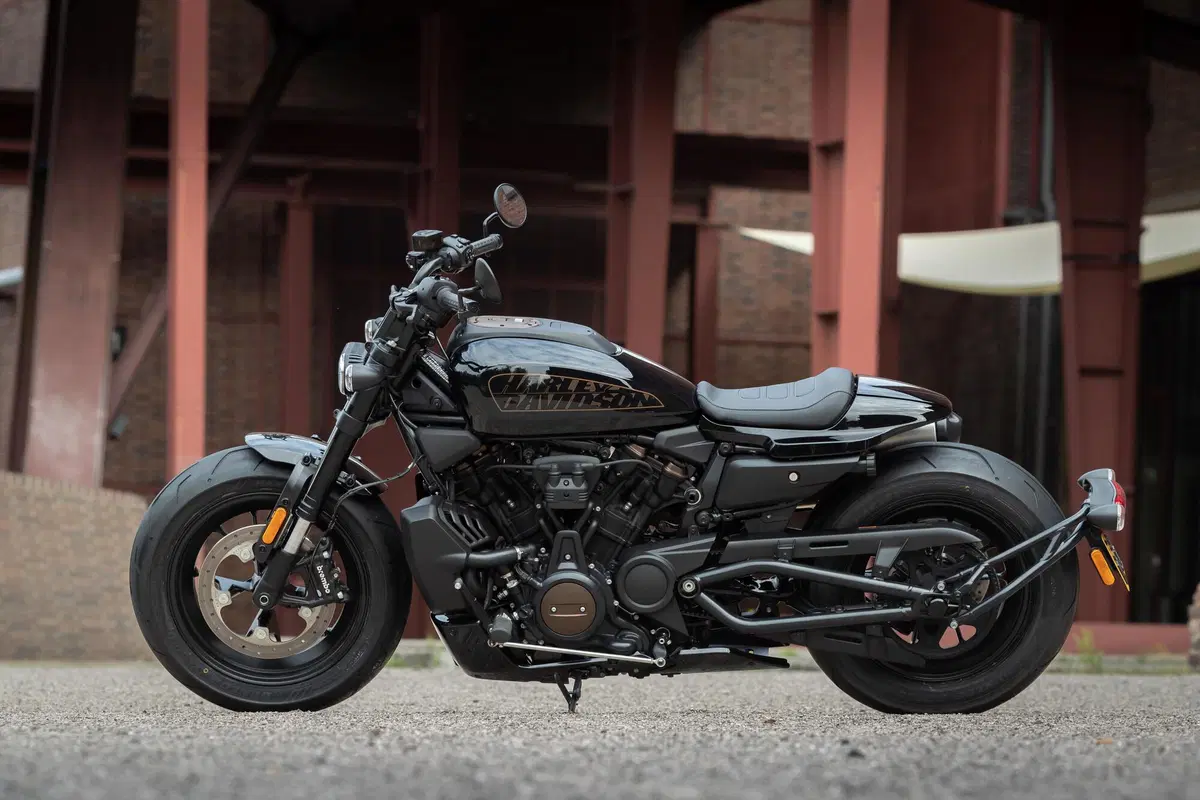 Harley-Davidson Sportster S: "You say you want a revolution!" (25)