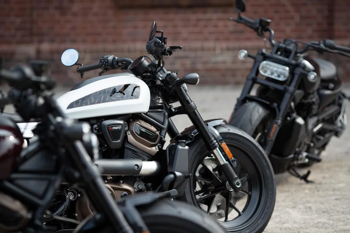 Harley-Davidson Sportster S: "You say you want a revolution!" (32)