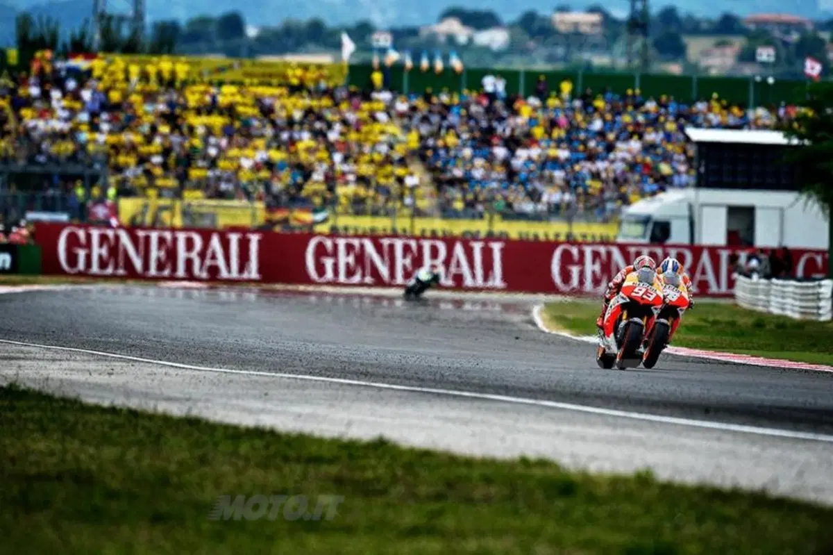 Le foto più spettacolari del GP di San Marino (16)