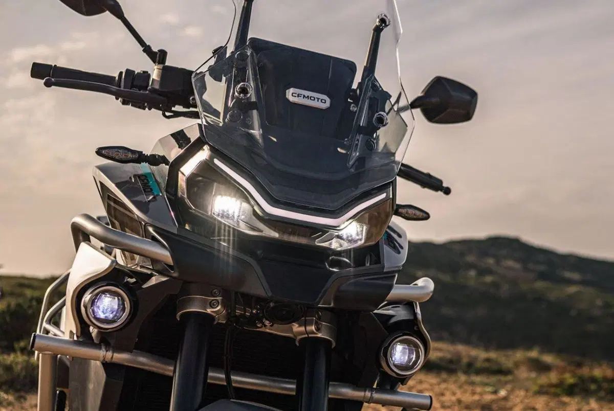 CFMoto 800MT. Prezzi aggressivi per la Adventure motorizzata KTM (10)