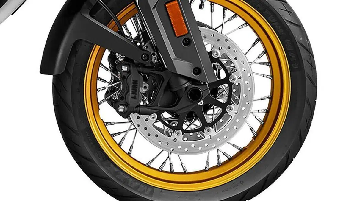 CFMoto 800MT. L'Adventure, con motore KTM, svelata con foto e dati (5)