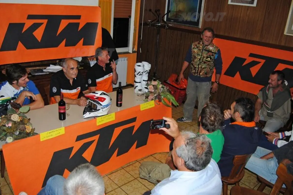 Il Moto Club Chieve presenta il team della Sei Giorni 2013 (3)