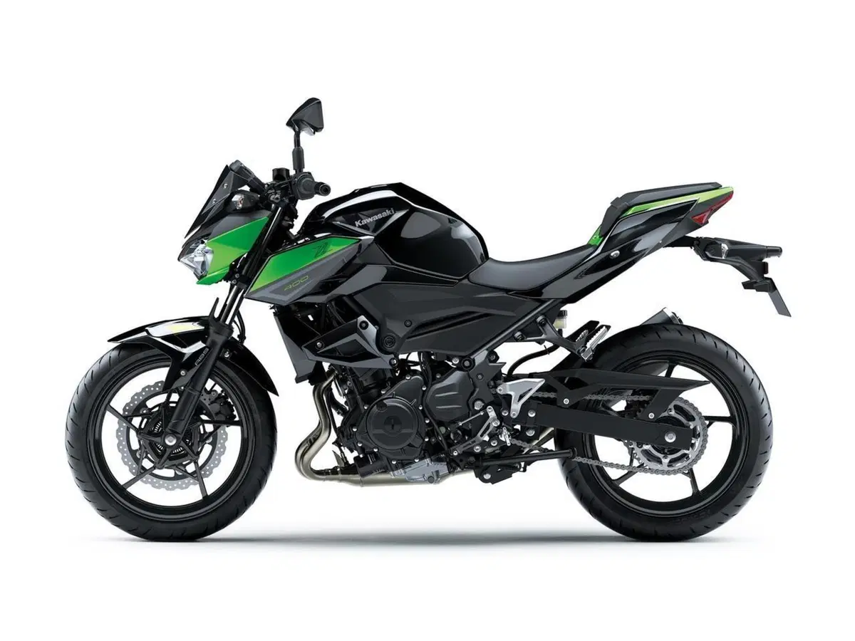 Le Kawasaki Ninja 400 e Z400 m.y. 2022 presentate in Giappone (7)