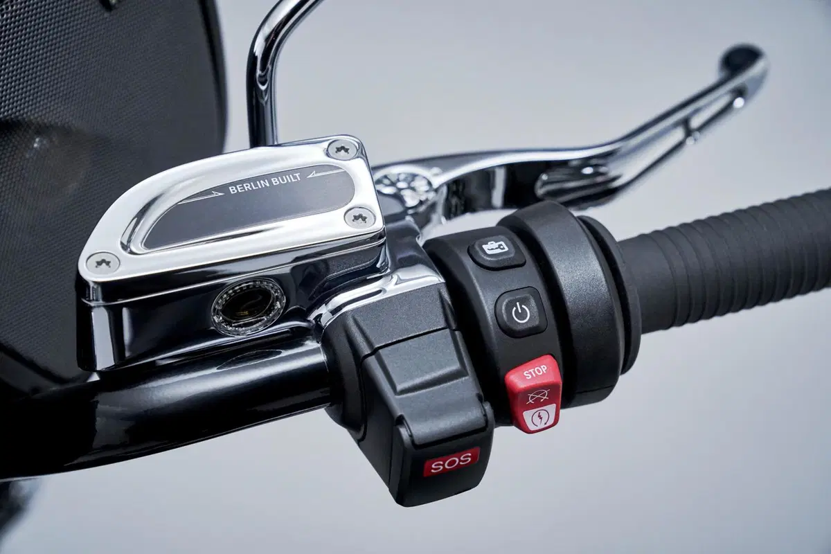 Nuove BMW R 18 Transcontinental e R 18 B. La famiglia "Big Boxer" si amplia (9)